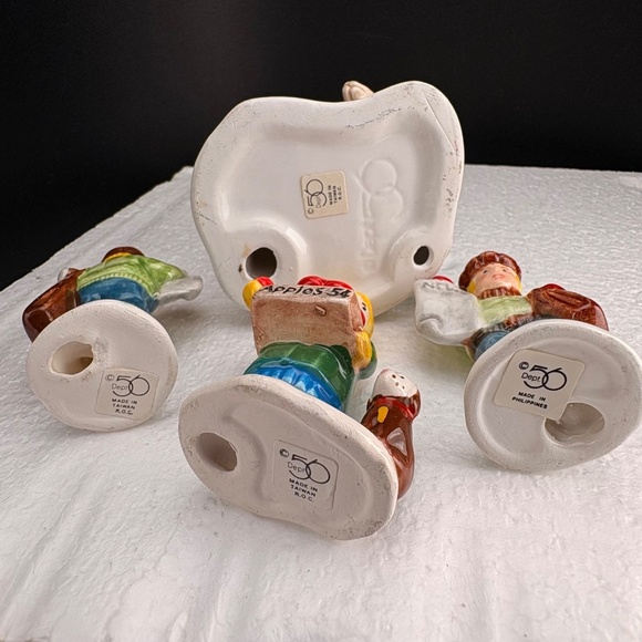 Department 56 Snow Village Girl & Apples, 2 Newsboys, Dog with House - 4 pieces - Picture 16 of 16